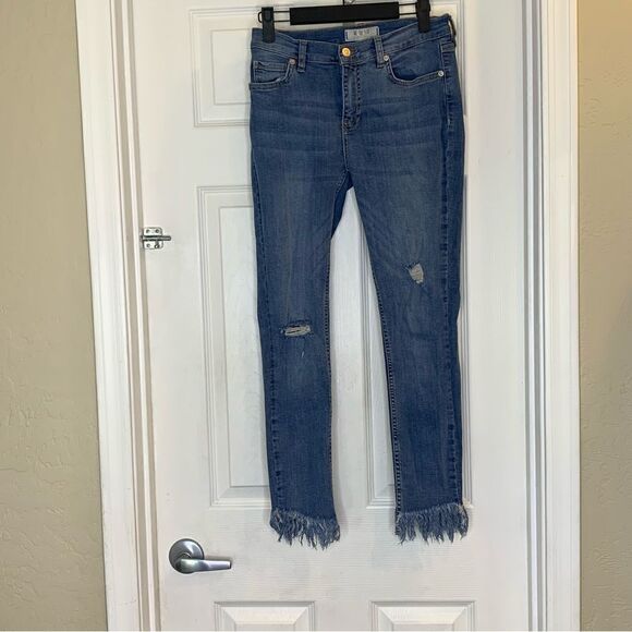 Free People great heights frayed skinny denim jeans Size 26 - Picture 2 of 10